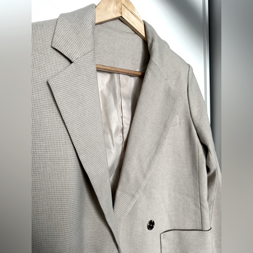 LIKE NEW Korean Style Women’s Casual Blazers $ Suit Jackets, Oversized, Size S